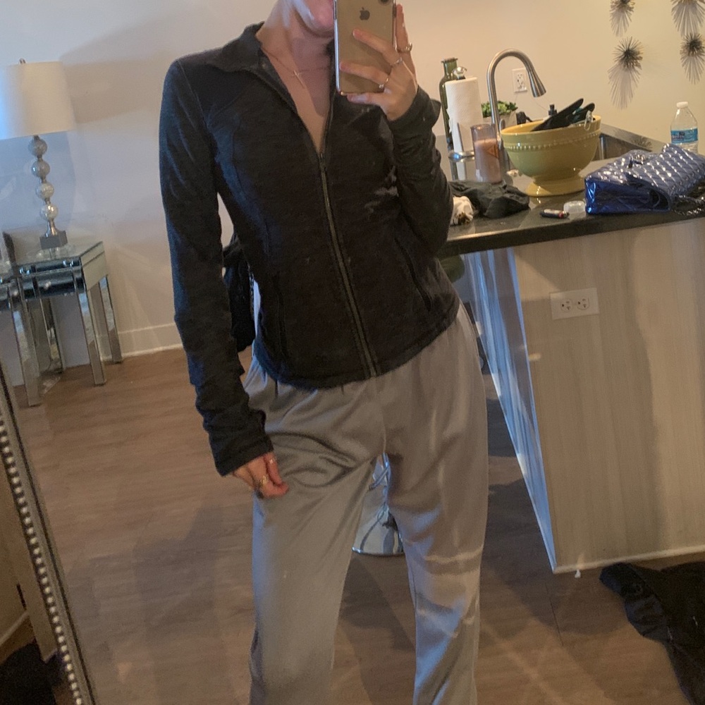 LULULEMON JACKET SIZE 4